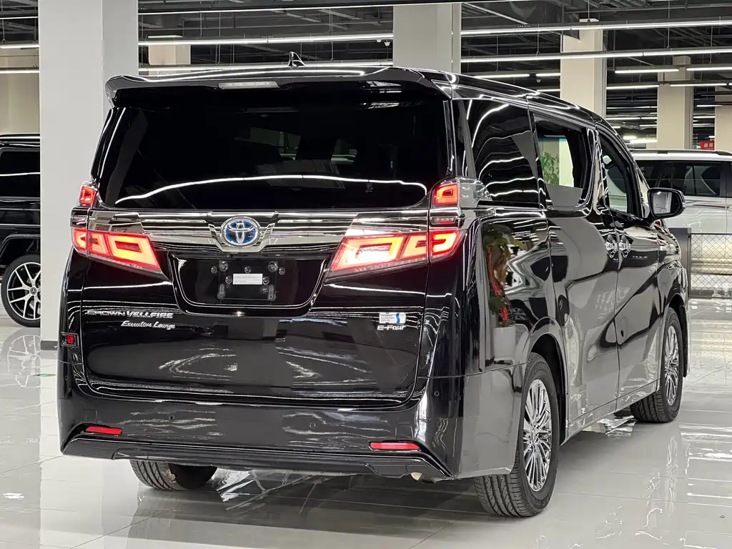 Wilfa 2021 Crown Dual Engine 2.5L HV Premium Edition купить на сайте DeffCars