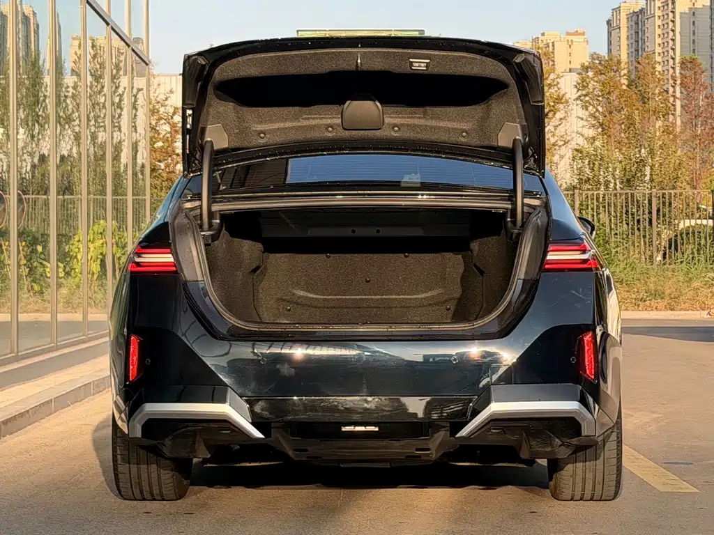 BMW i5 2024 eDrive 35L Exclusive M Sports Package купить на сайте DeffCars