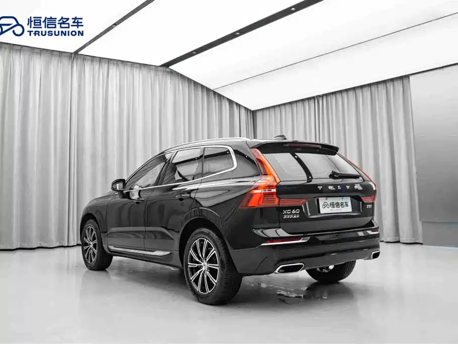 Volvo XC60 2020 T5 four-wheel drive Zhiyuan Deluxe Edition купить на сайте DeffCars