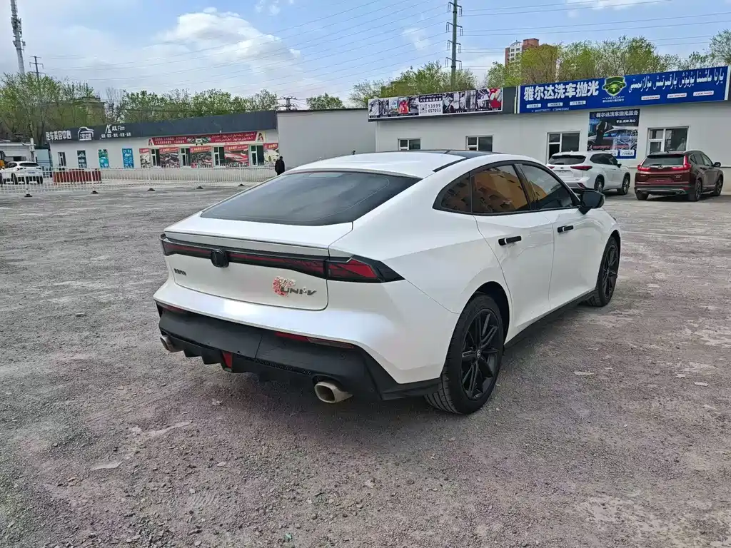 Changan UNI-V 2024 1.5T high-energy version купить на сайте DeffCars