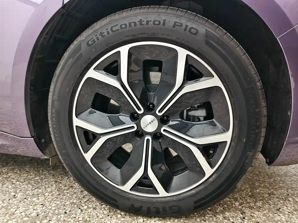 Zhijie S7 2025 model 705km Max купить на сайте DeffCars