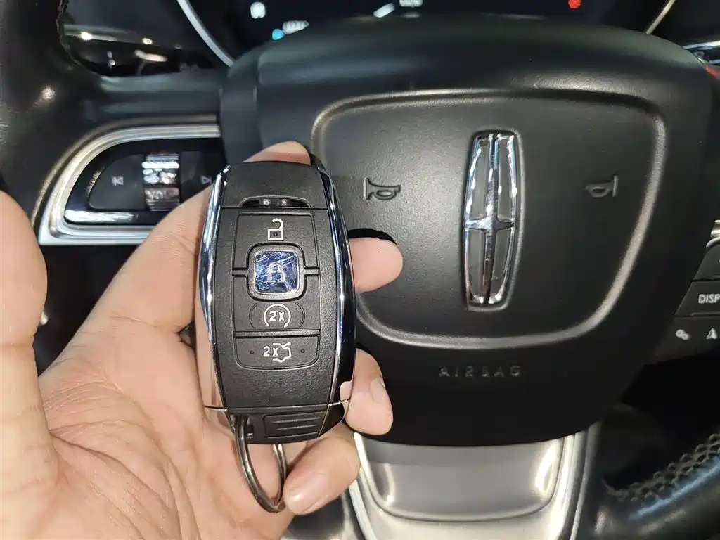 Voyager imported 2019 2.0T two-wheel drive exclusive version, National VI купить на сайте DeffCars