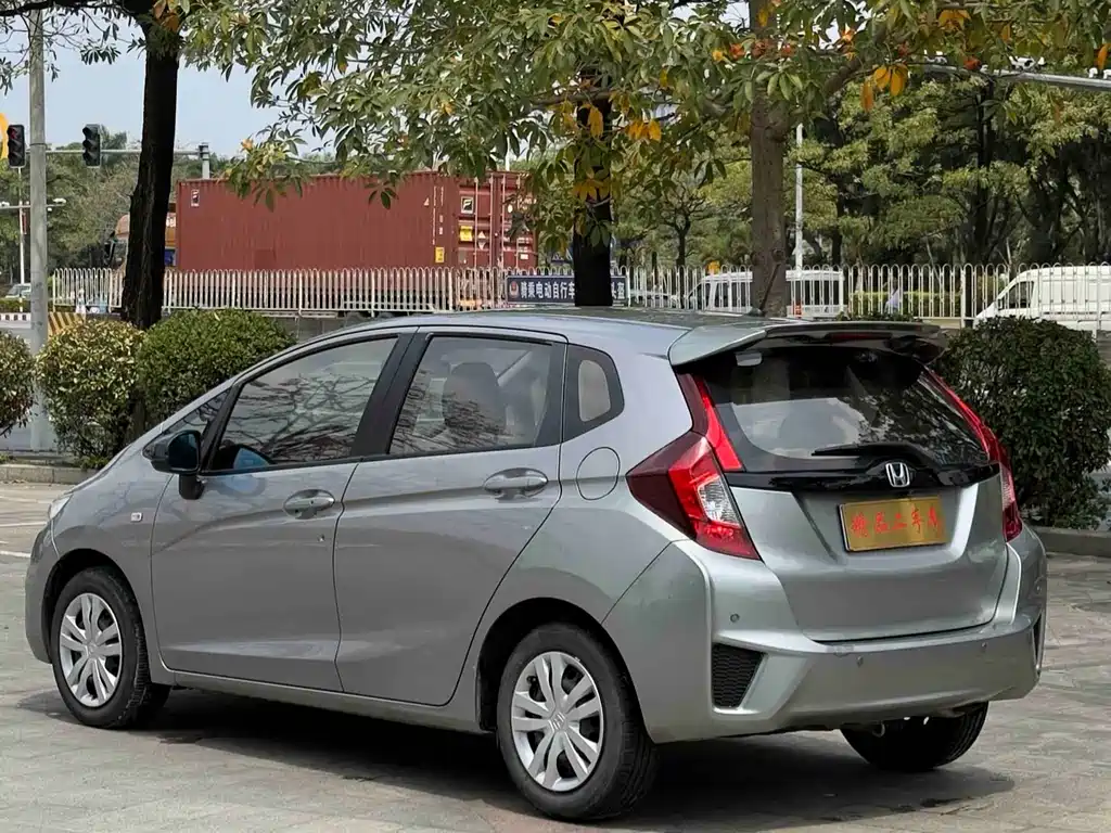 Fit 2016 1.5L LX manual comfort model купить на сайте DeffCars