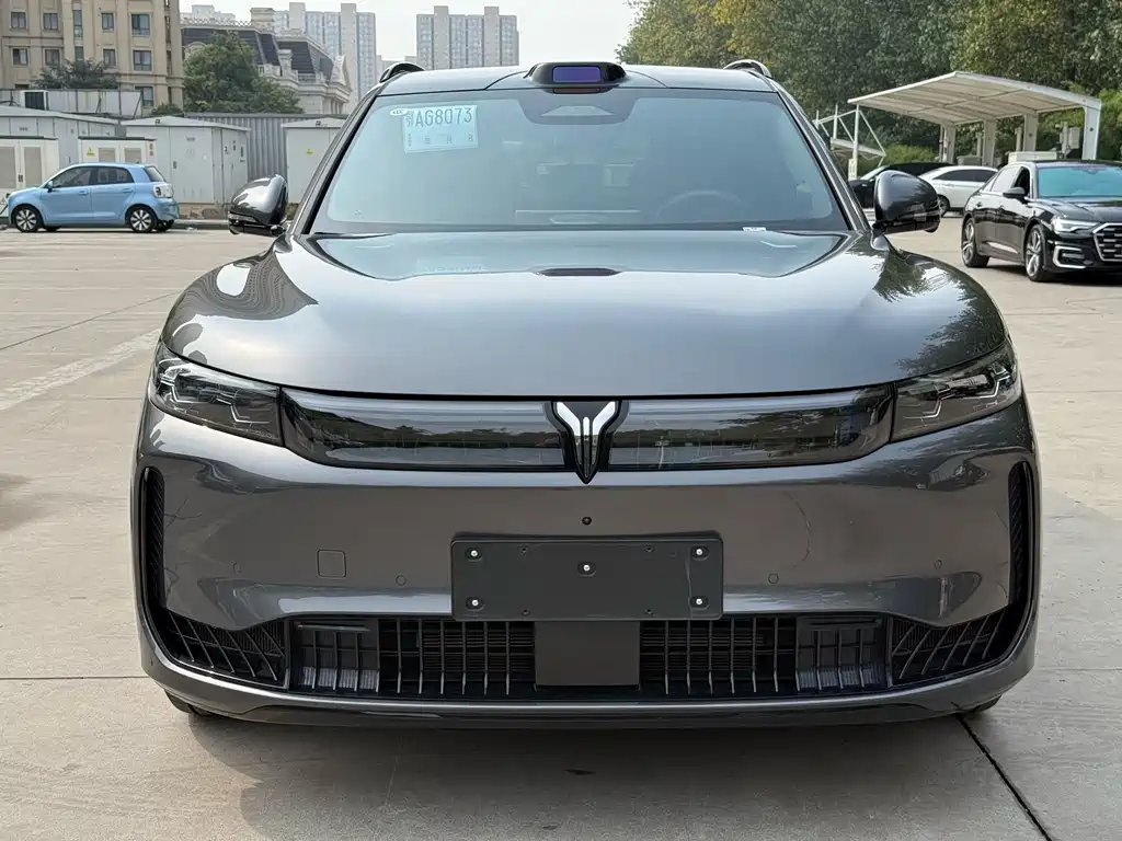 Lantu FREE 2025 FREE+ four-wheel drive Qiankun version купить на сайте DeffCars