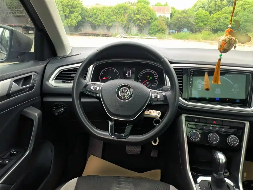 T-ROC 2018 model 230TSI DSG two-wheel drive aggressive model National V купить на сайте DeffCars