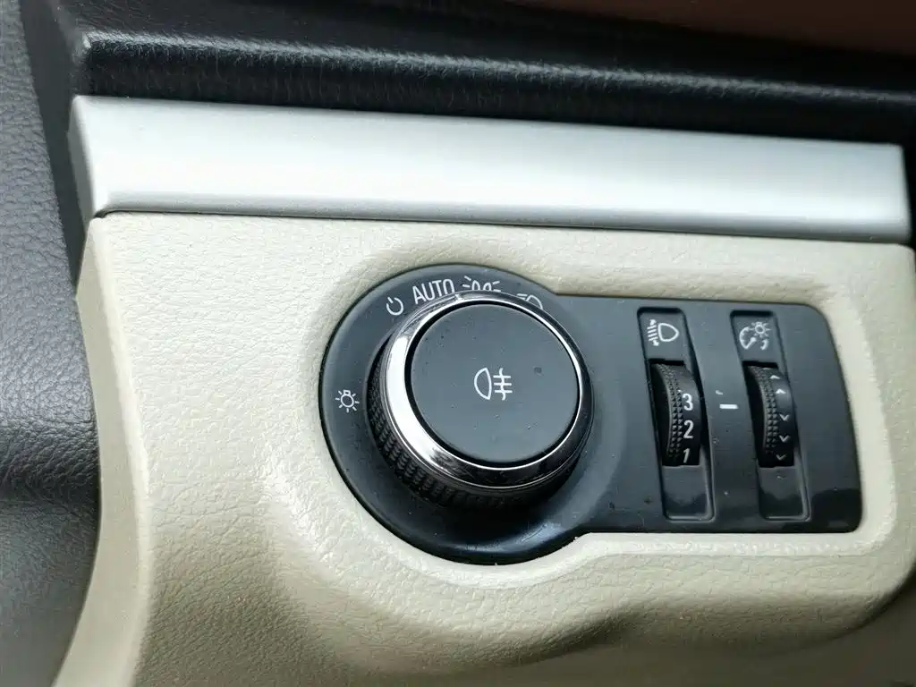 Buick GL8 2017 25S luxury model National V купить на сайте DeffCars