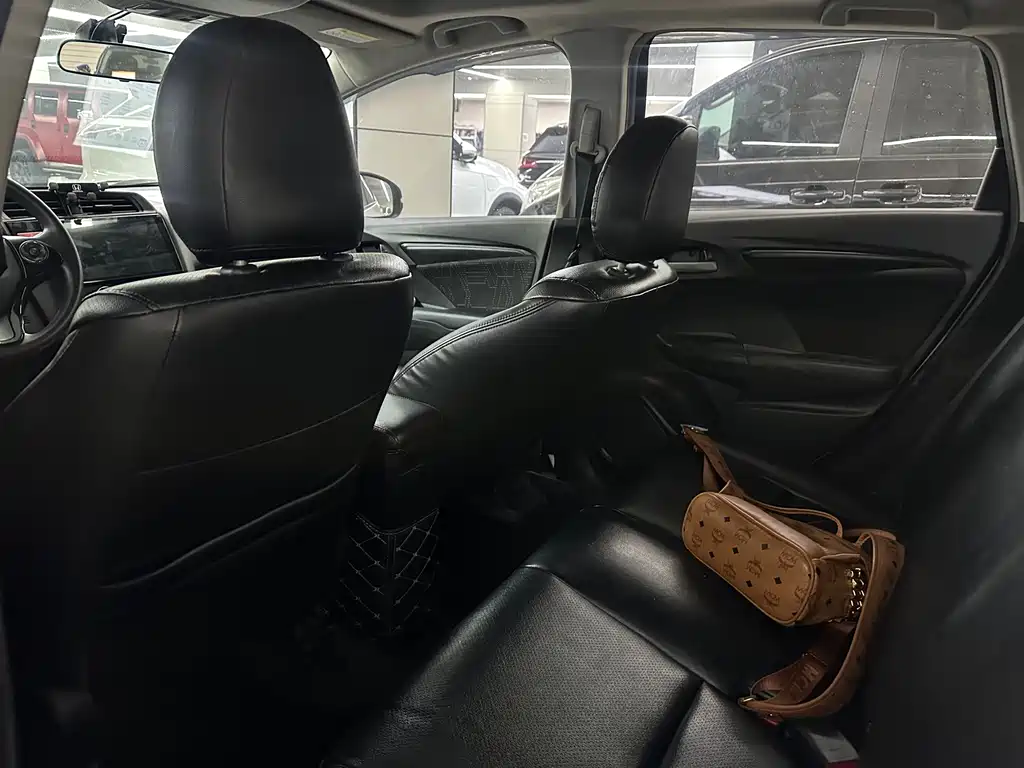 Fit 2016 1.5L LXS CVT Comfort Sunroof Edition купить на сайте DeffCars