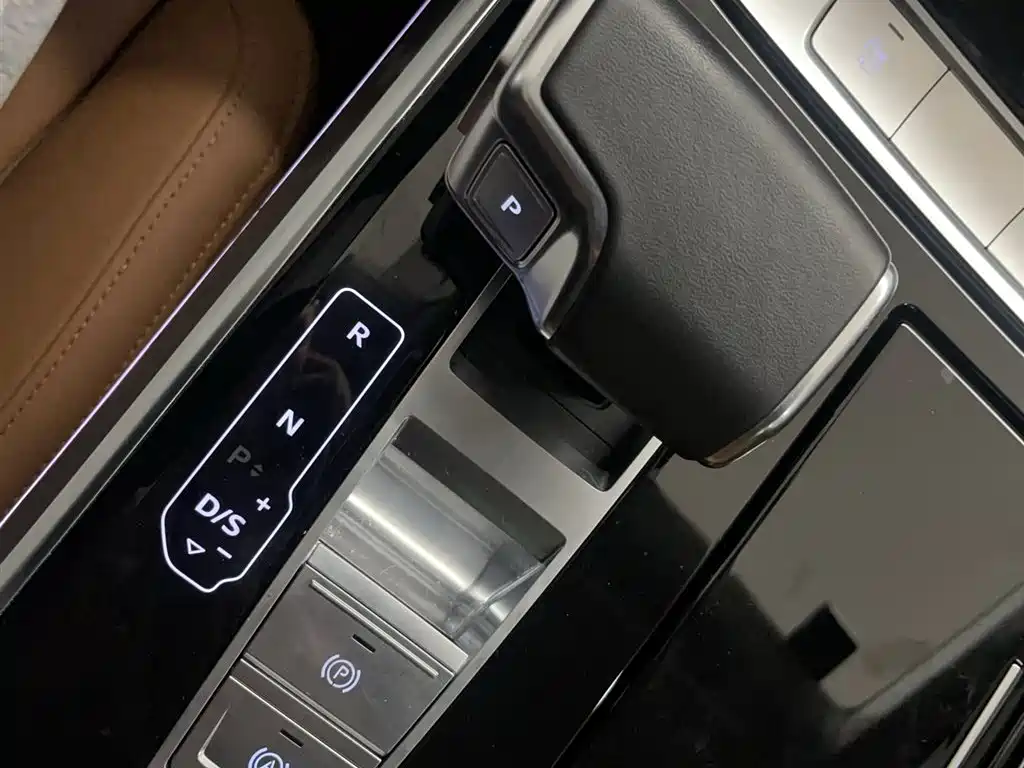 Audi A8 2023 A8L 45 TFSI quattro luxury model купить на сайте DeffCars