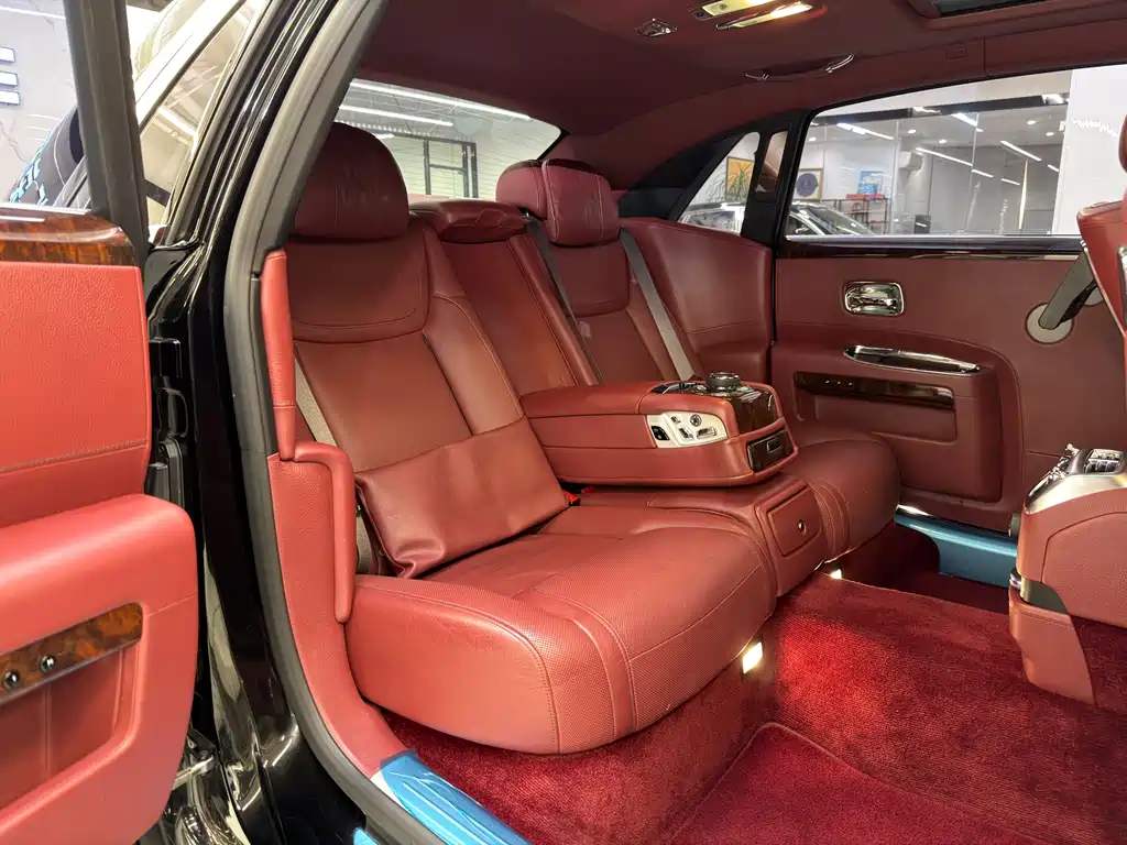 Ghost 2018 6.6T long wheelbase version купить на сайте DeffCars