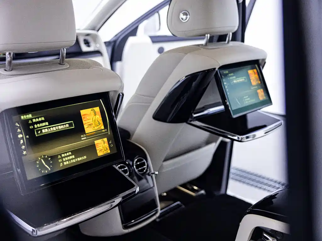 Phantom 2018 6.7T long wheelbase version купить на сайте DeffCars