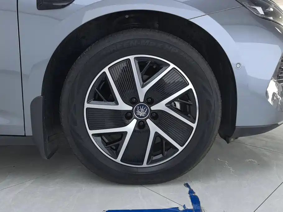 Qin L 2025 DM-i Smart Driving Edition 120KM Transcendent Type купить на сайте DeffCars