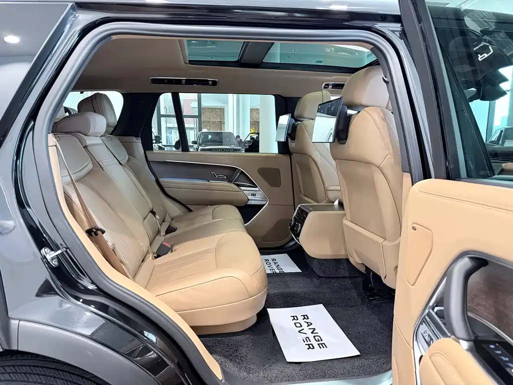 Range Rover 2024 3.0 L6 400PS Extended Edition купить на сайте DeffCars