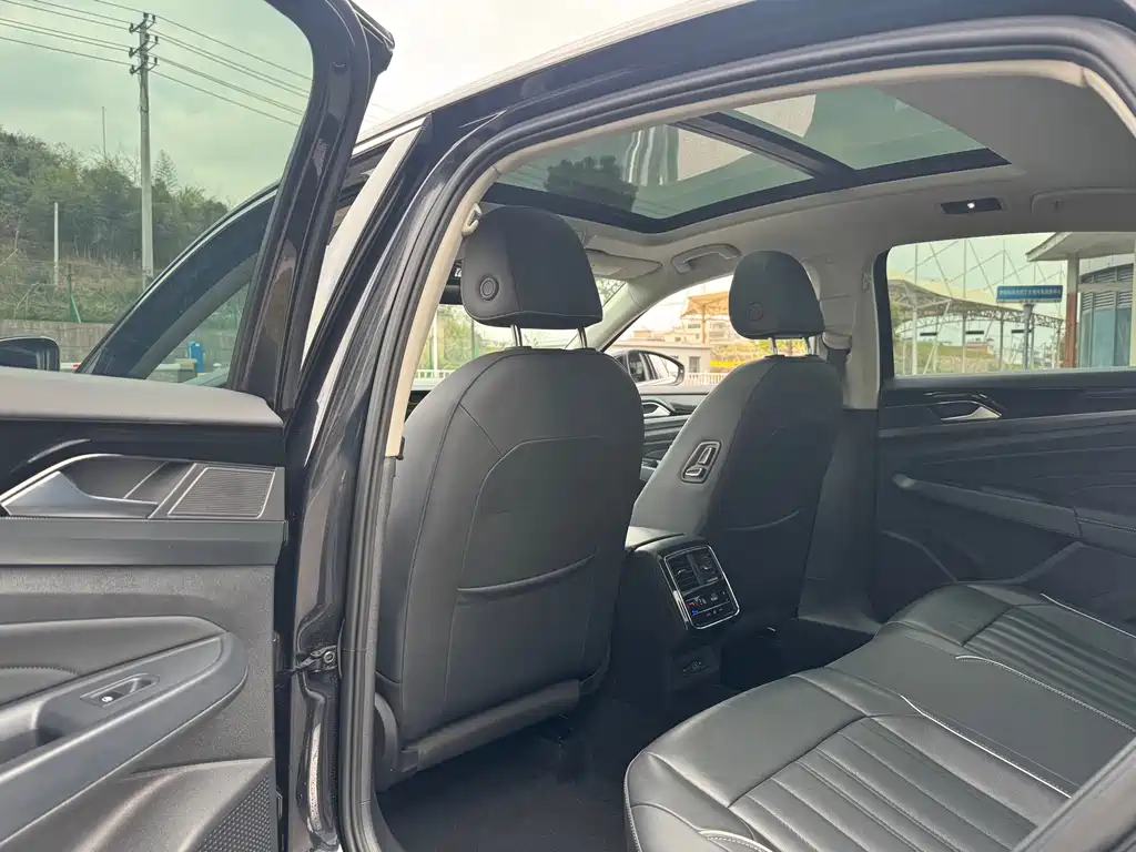 Passat 2023 330TSI Starry Sky Elite Edition купить на сайте DeffCars