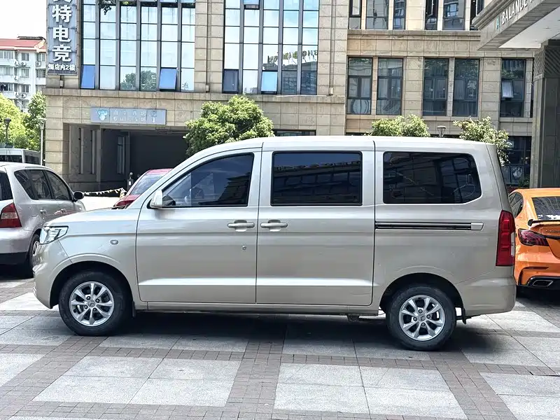 Wuling Hongguang V 2022 1.5L Jinqi version hydraulically assisted LAR купить на сайте DeffCars
