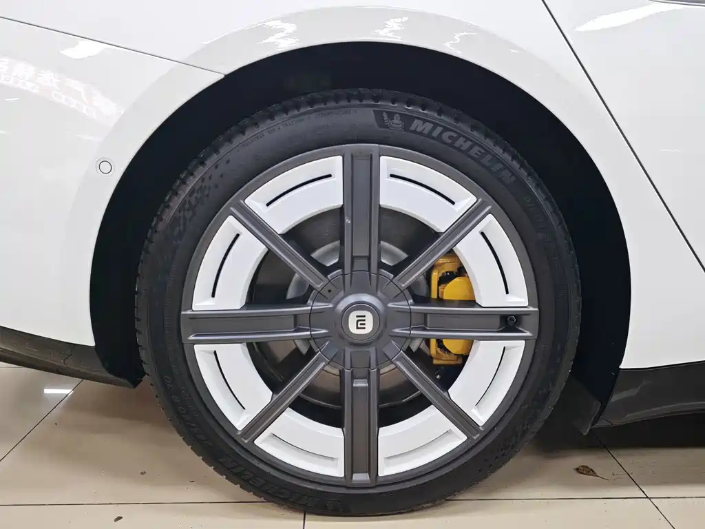 Xiaomi SU7 2024 rear-drive ultra-long battery life high-end smart driving Pro version купить на сайте DeffCars