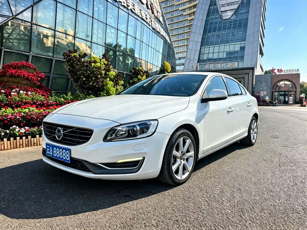 Volvo S60 2017 S60L T5 Smart Edition купить на сайте DeffCars