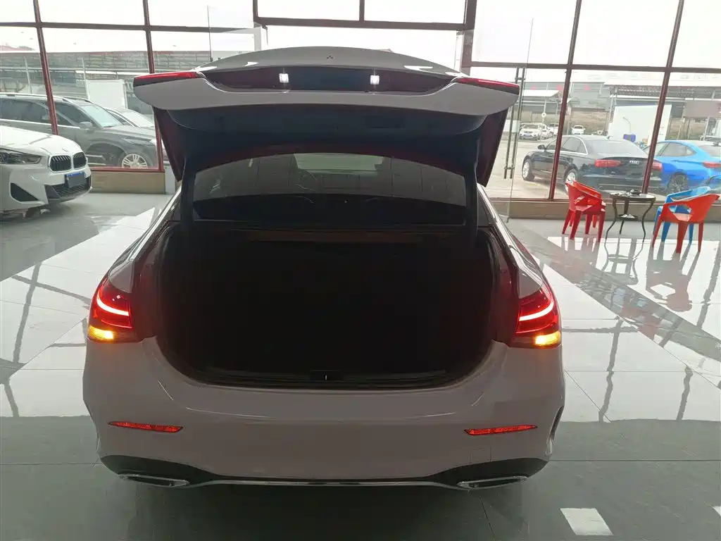 Mercedes-Benz A-Class 2021 facelift A 180 L sports sedan купить на сайте DeffCars