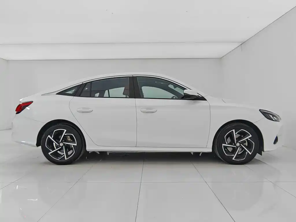 MG5 2021 300TGI DCT Green Luxury Edition купить на сайте DeffCars