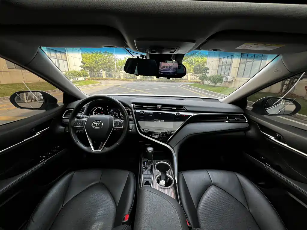 Camry 2019 2.5G Deluxe Edition National VI купить на сайте DeffCars