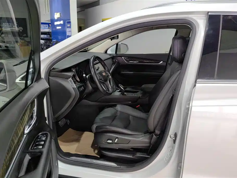 Cadillac XT5 2018 25T luxury model купить на сайте DeffCars