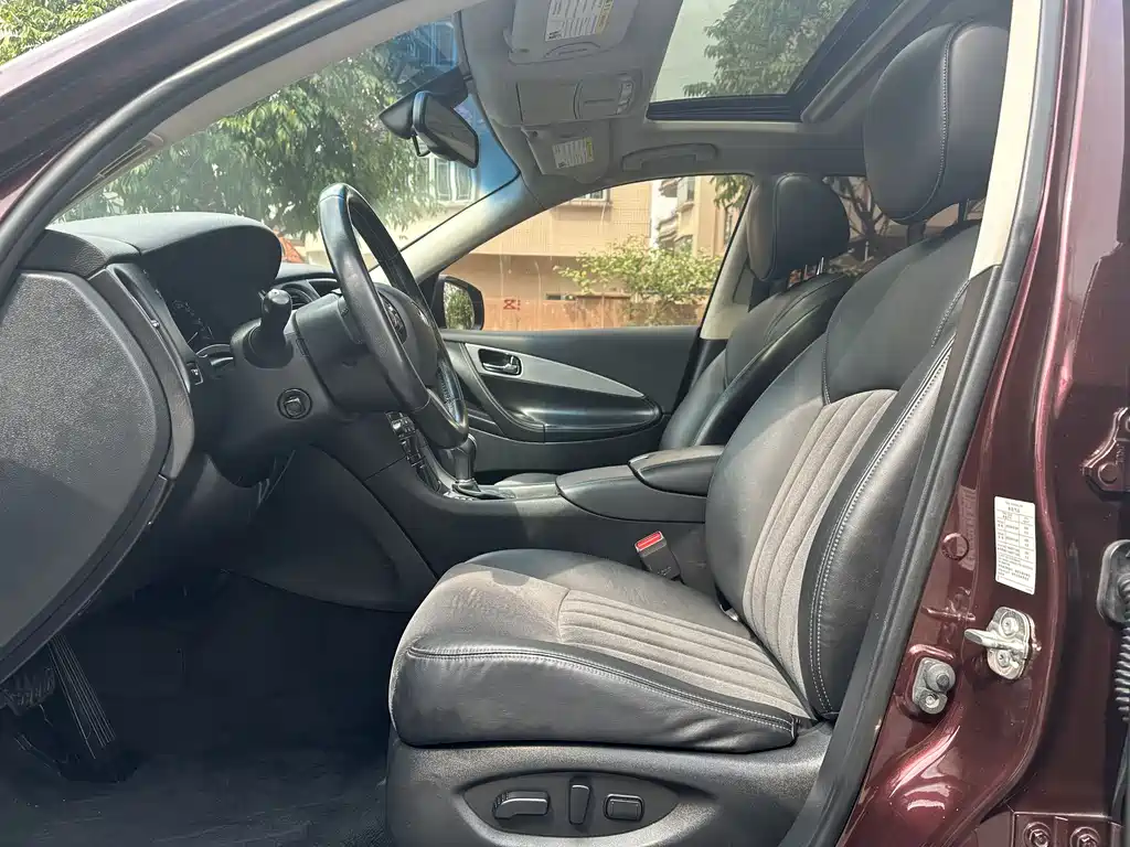 Infiniti QX50 2015 2.5L Comfort Edition купить на сайте DeffCars