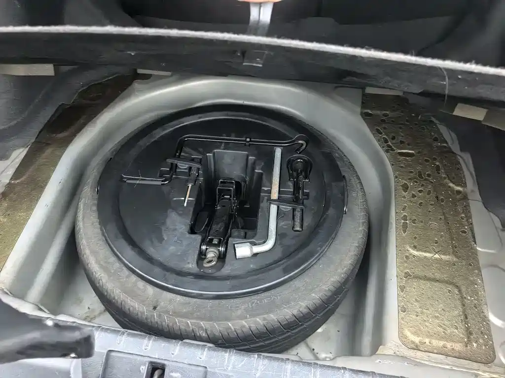 Classic Emgrand 2012 sedan 1.8L CVT luxury model купить на сайте DeffCars
