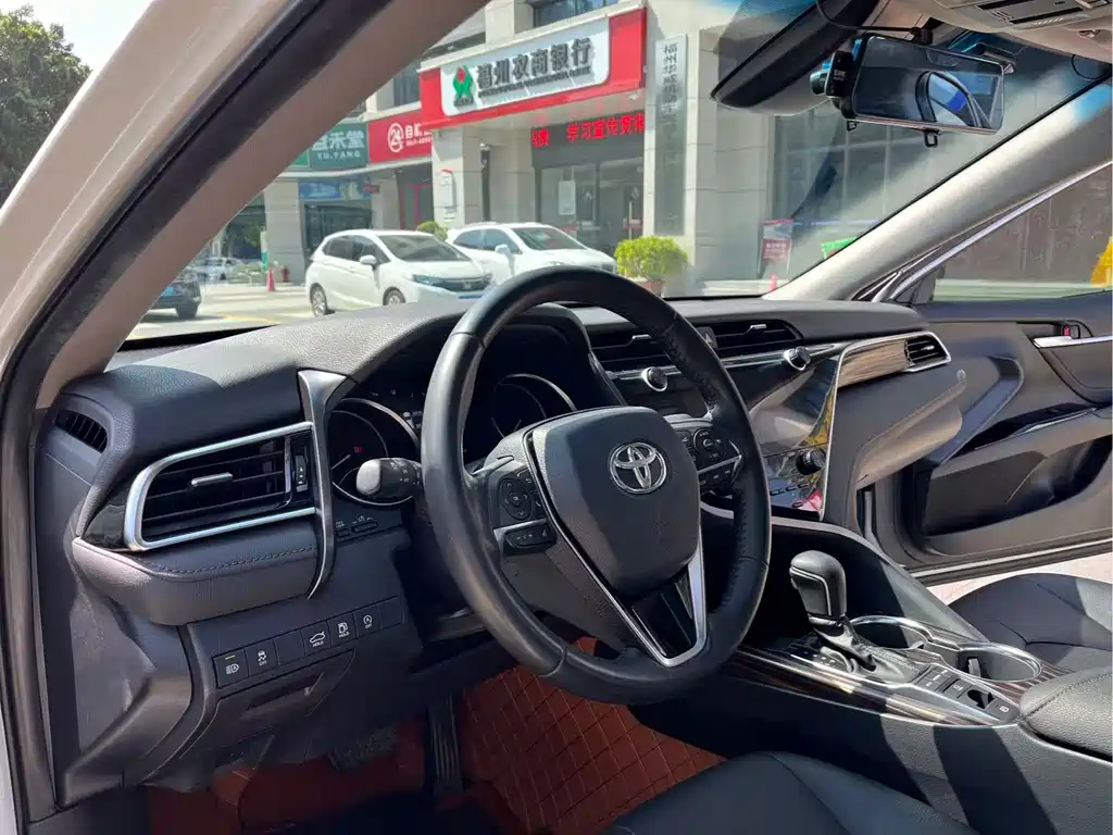 Camry 2019 2.5G Deluxe Edition National VI купить на сайте DeffCars