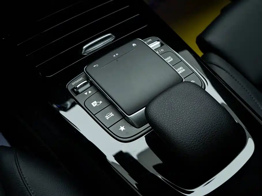 Mercedes-Benz A-Class 2022 Facelift A 200 L Sports Sedan Fashionable купить на сайте DeffCars