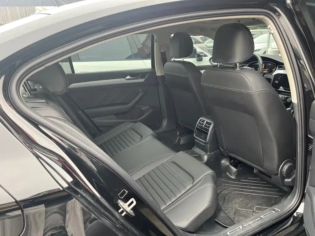 Magotan 2025 model 280TSI DSG comfort model купить на сайте DeffCars