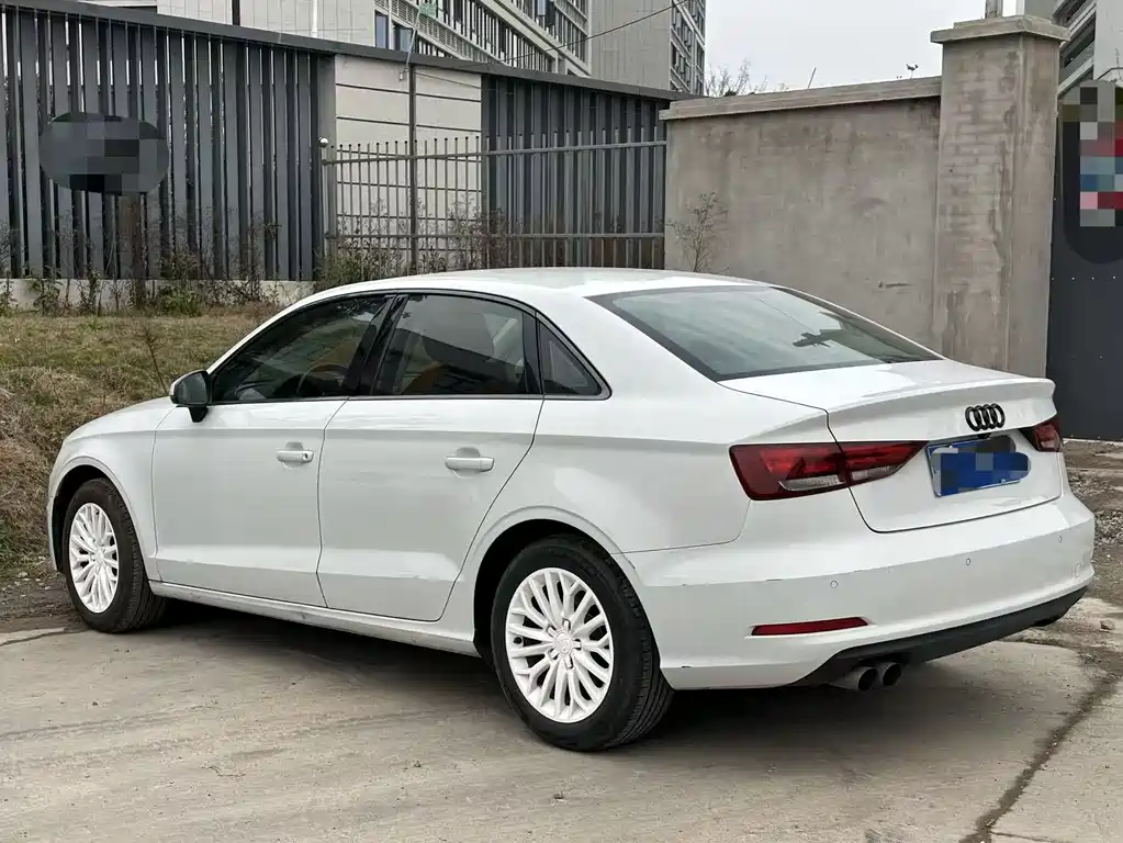 Audi A3 2016 Limousine 35 TFSI Enterprising купить на сайте DeffCars