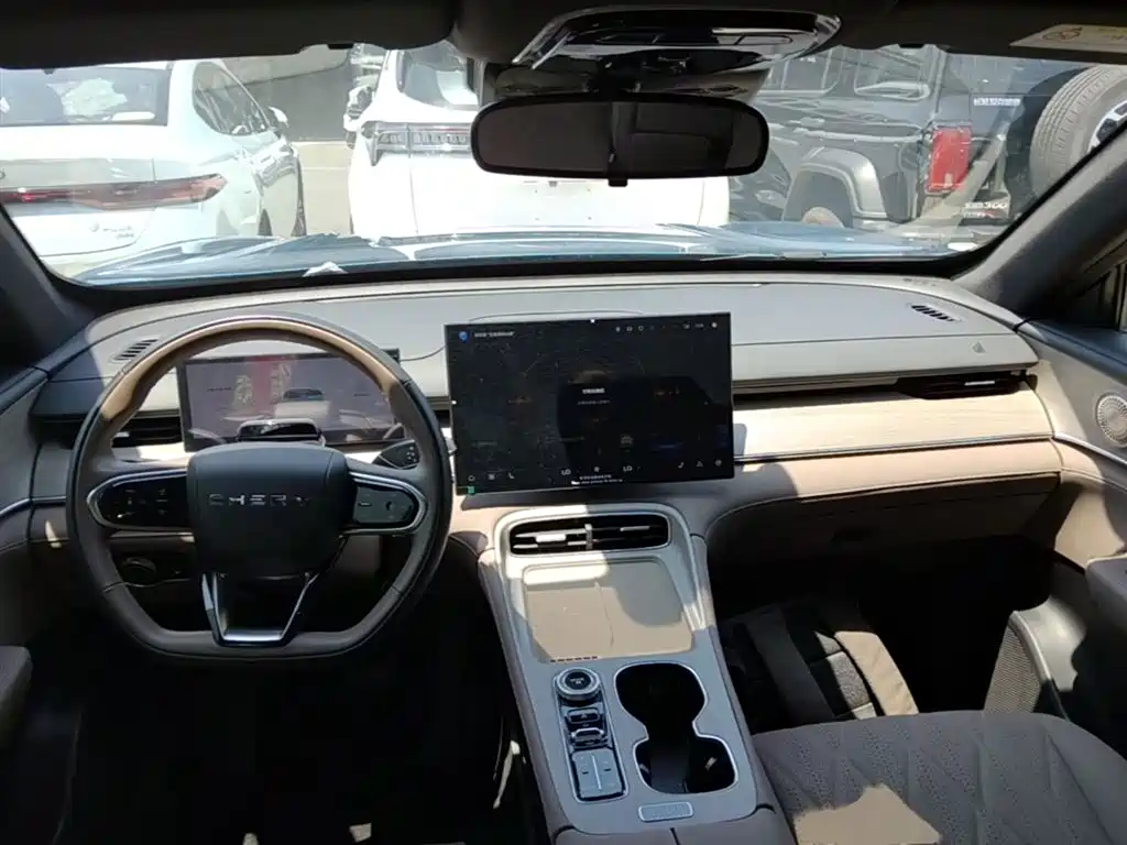 Tiggo 8 PLUS C-DM 2025 model 1.5T 116km premium type 5 seats купить на сайте DeffCars