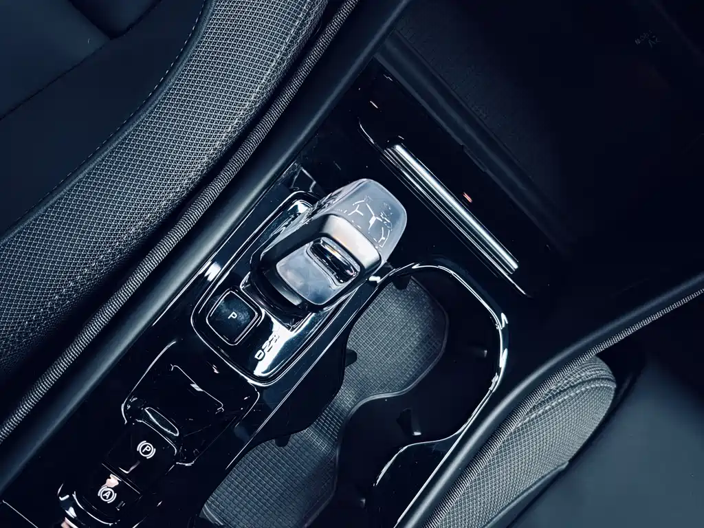 Volvo XC40 2023 B3 Zhiyuan Luxury Edition купить на сайте DeffCars