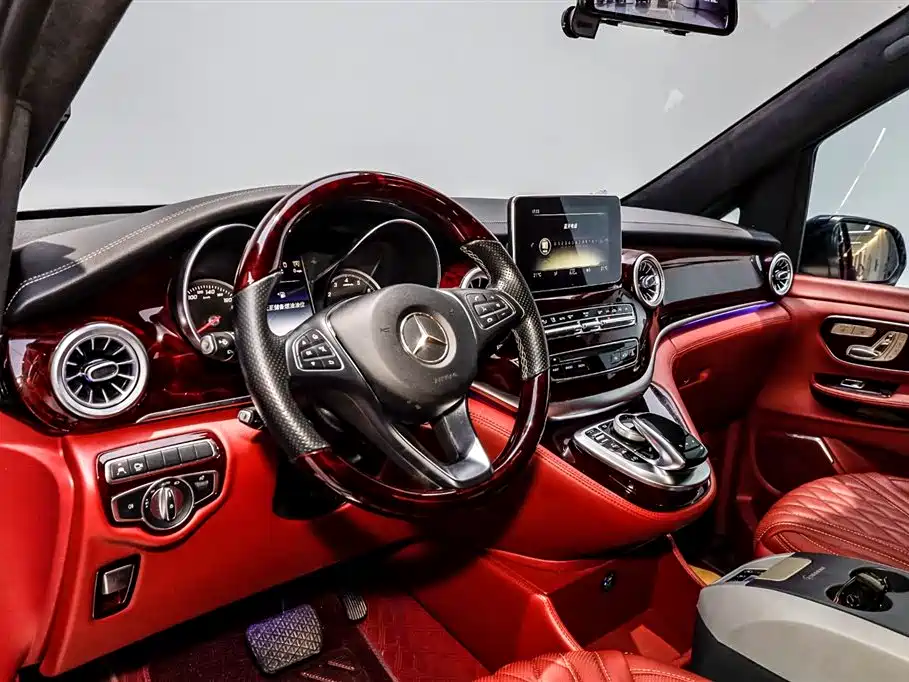 Mercedes-Benz V-Class 2017 V 260 L Premium Extended Edition купить на сайте DeffCars