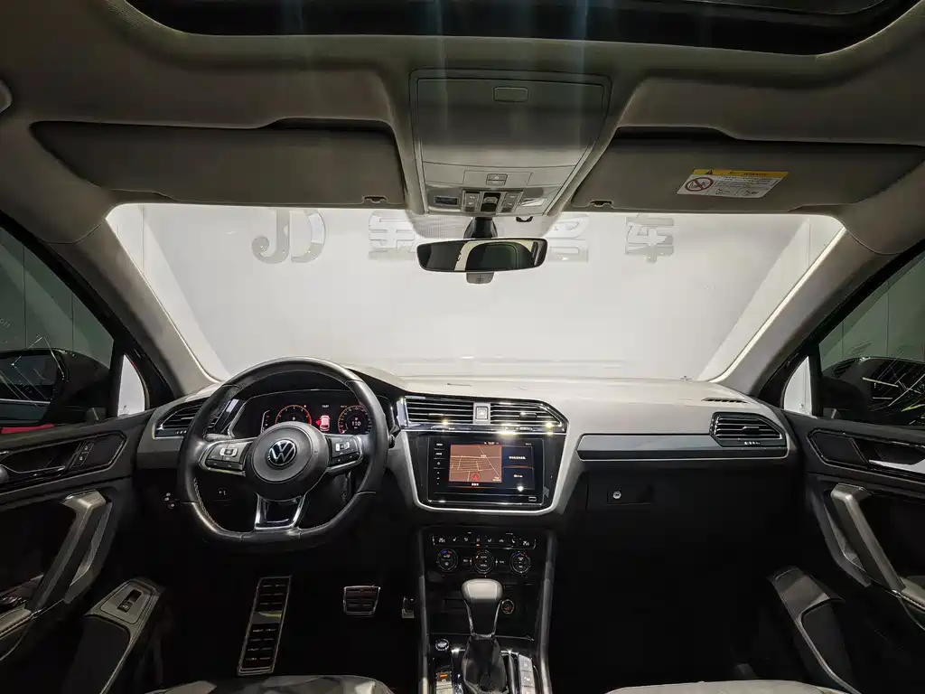 Tiguan L 2021 330TSI automatic two-wheel drive R-Line version купить на сайте DeffCars