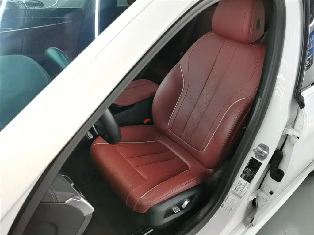 BMW 5 Series 2021 530Li Leading M Sports Package купить на сайте DeffCars