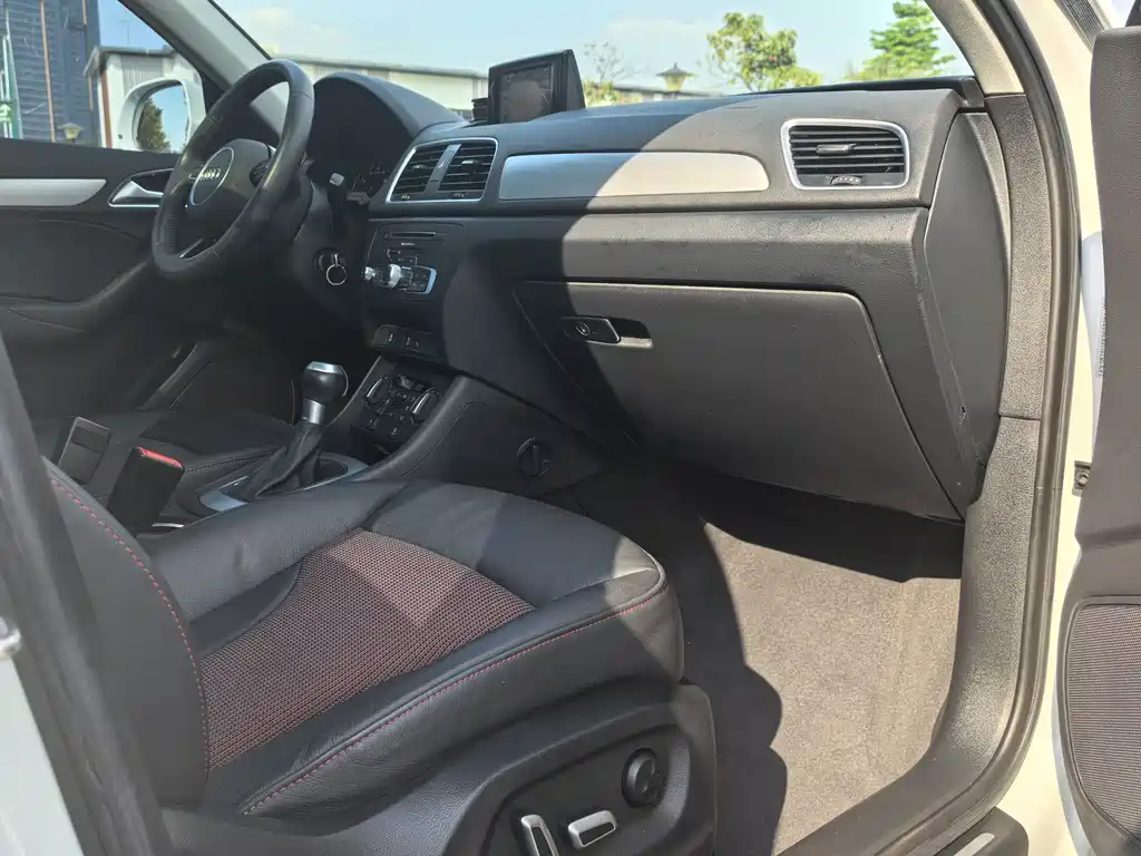 Audi Q3 2018 30th Anniversary Model 35 TFSI Sports купить на сайте DeffCars
