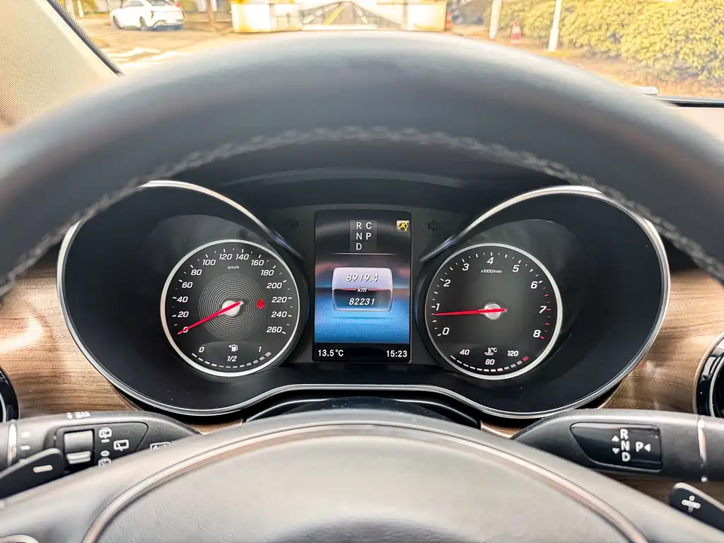 Mercedes-Benz V-Class 2022 V 260 L Long Wheelbase Luxury Edition купить на сайте DeffCars