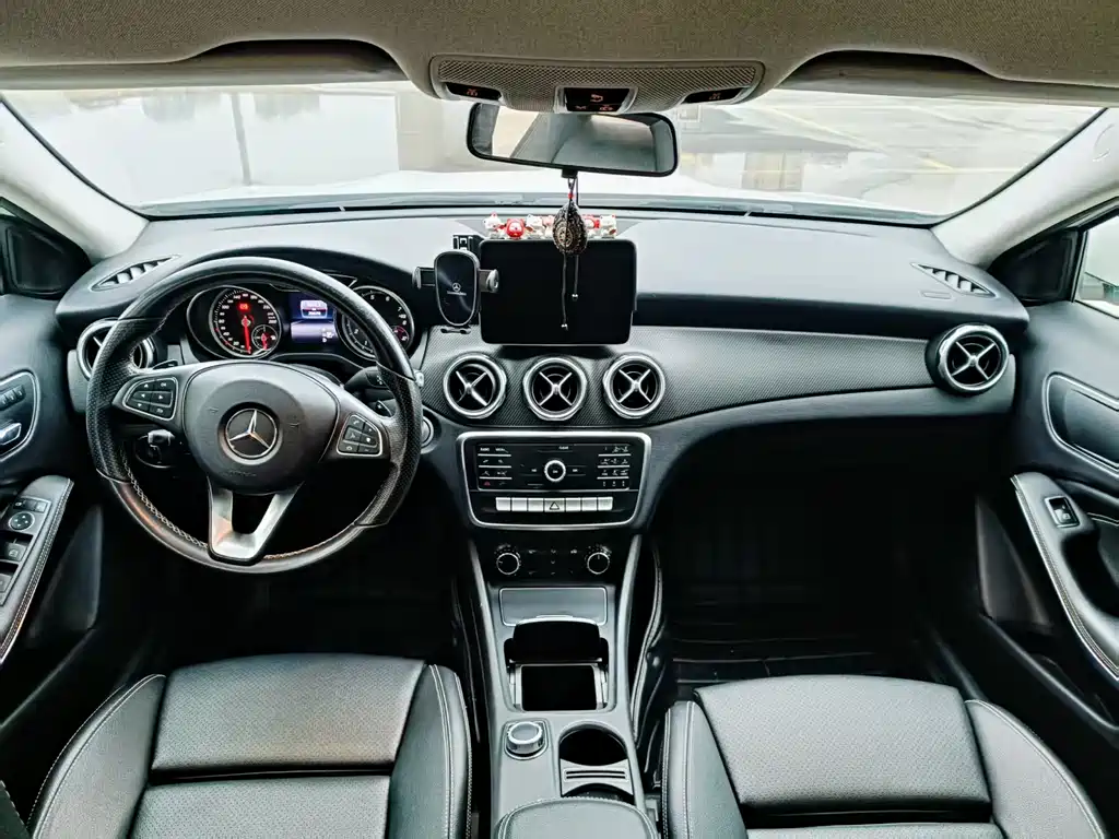 Mercedes-Benz GLA 2018 GLA 200 Dynamic купить на сайте DeffCars