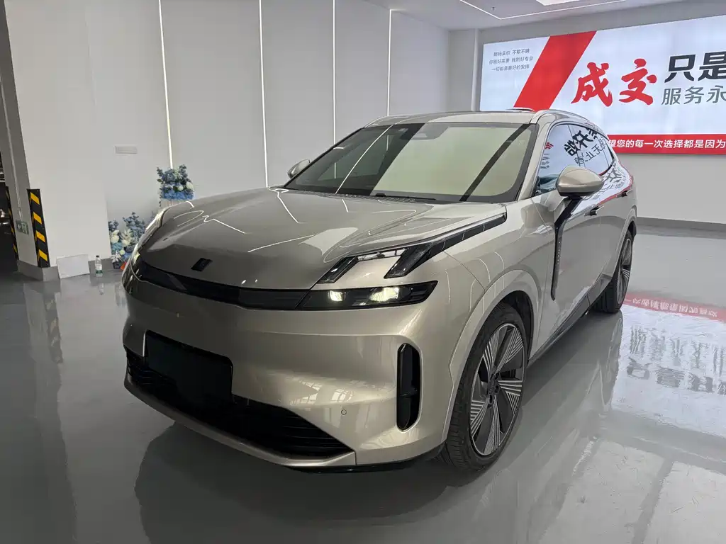 Lynk & Co 08 EM-P 2023 model 120km long range Halo купить на сайте DeffCars