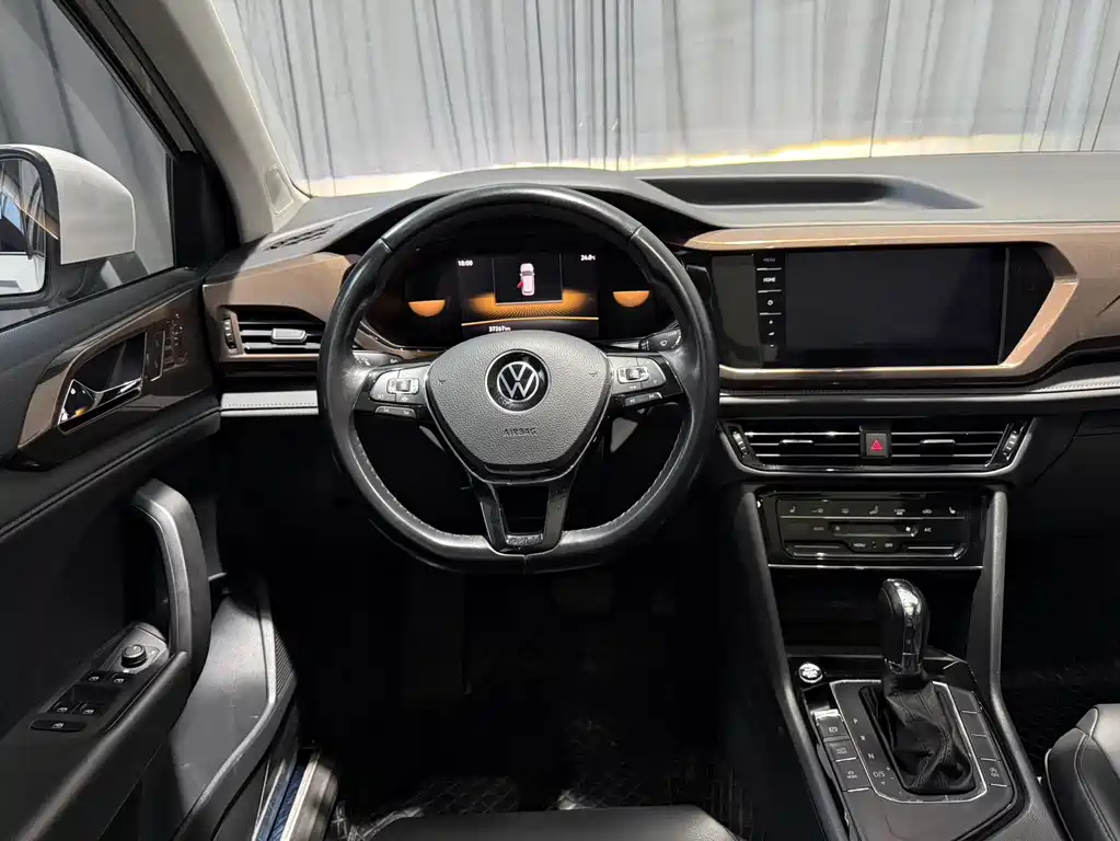 Tuyue 2022 280TSI two-wheel drive luxury version купить на сайте DeffCars