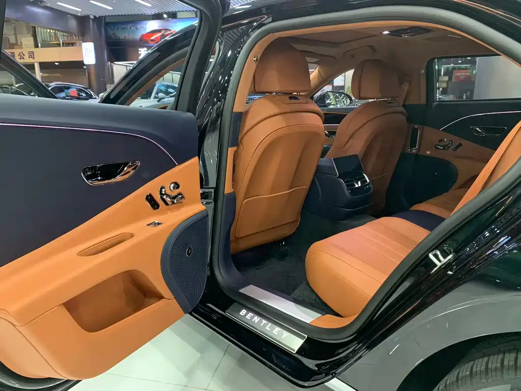 Flying Spur Plug-in Hybrid 2026 4.0T V8 Standard Edition купить на сайте DeffCars