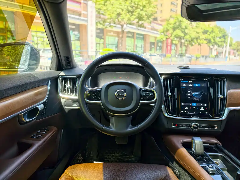 Volvo S90 2023 B5 Zhiyi Luxury Edition купить на сайте DeffCars