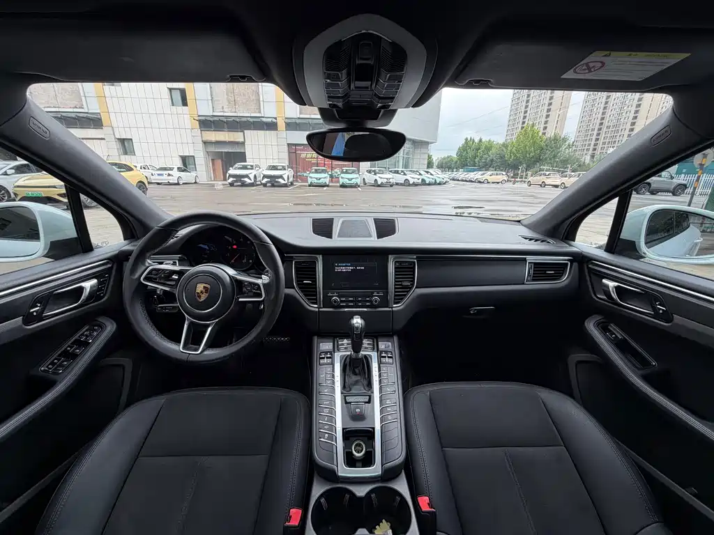 Macan 2017 Macan 2.0T купить на сайте DeffCars