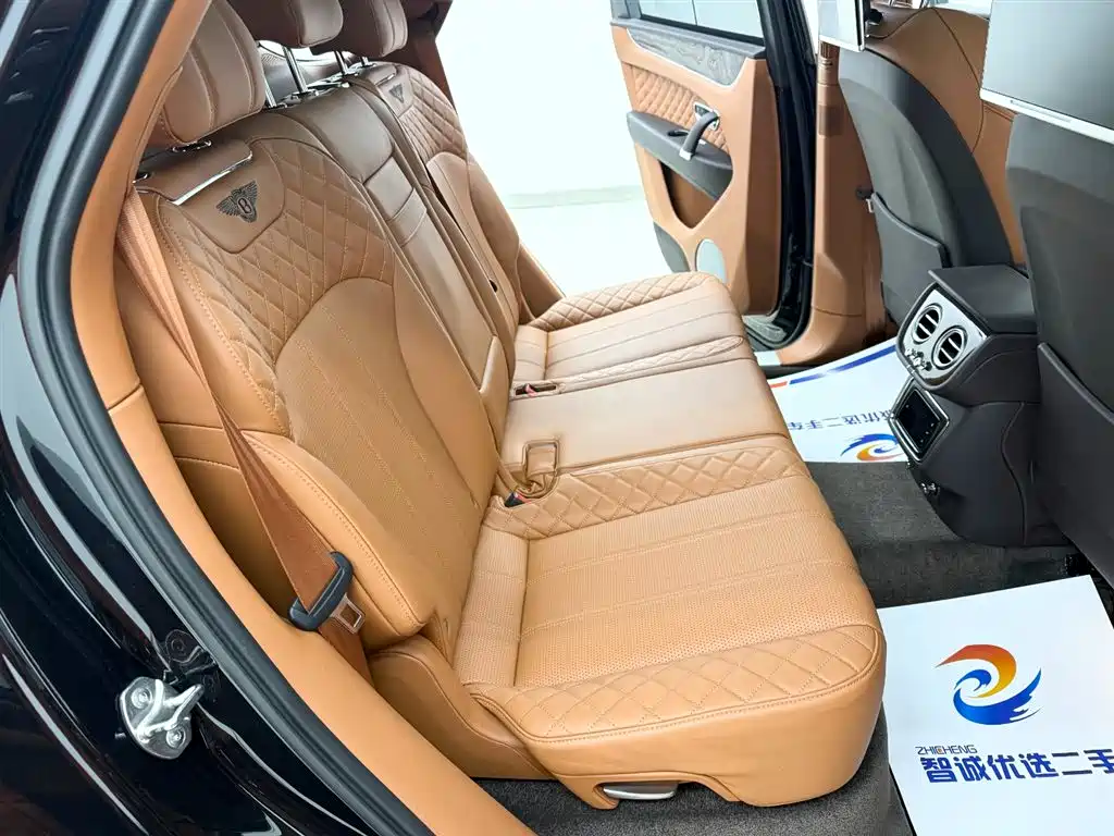 Bentayga 2016 6.0T Standard Edition купить на сайте DeffCars