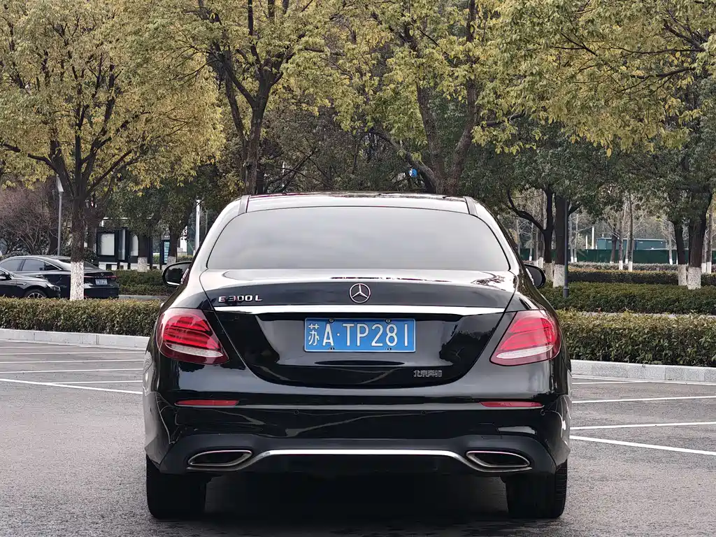 Mercedes-Benz E-Class 2017 E 300 L Sports Luxury Model купить на сайте DeffCars