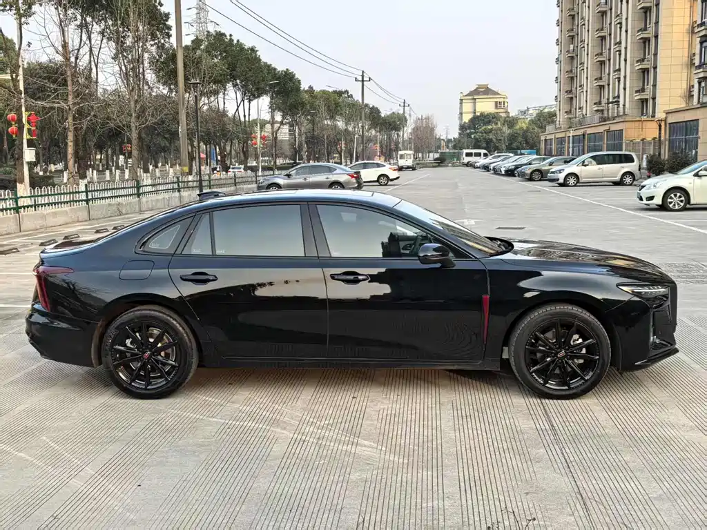 Hongqi H5 2025 2.0T automatic Xuanying 2 million units commemorative edition купить на сайте DeffCars