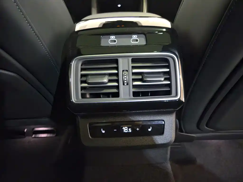Audi Q5L 2026 2.0T smart hybrid exclusive model купить на сайте DeffCars