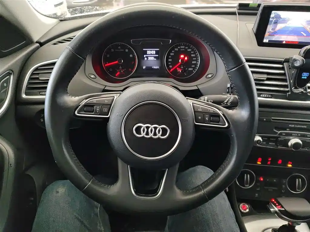 Audi Q3 2018 30th Anniversary Model 30 TFSI Fashion Model купить на сайте DeffCars