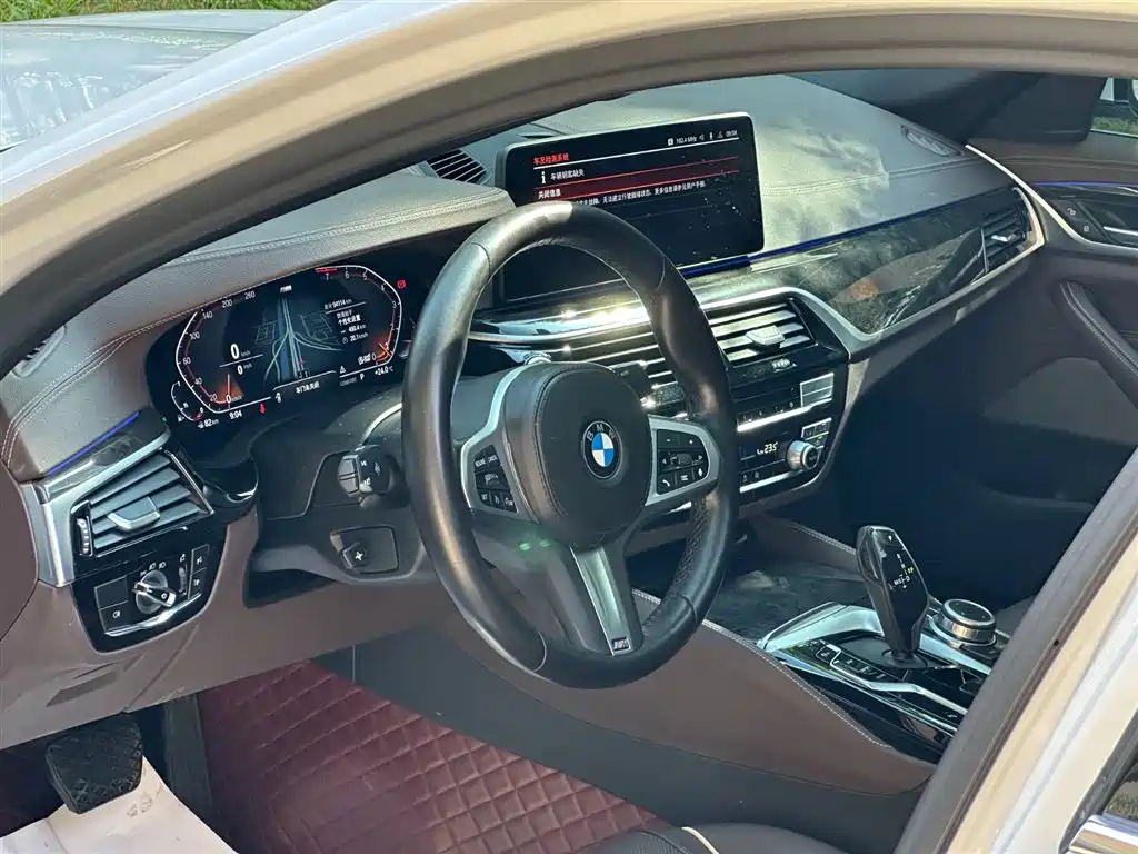 BMW 5 Series 2022 525Li M Sports Package купить на сайте DeffCars