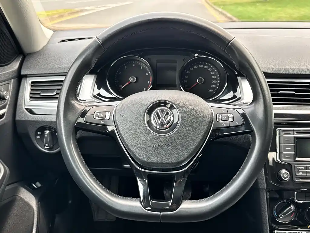 Bora 2018 1.5L automatic comfort model купить на сайте DeffCars